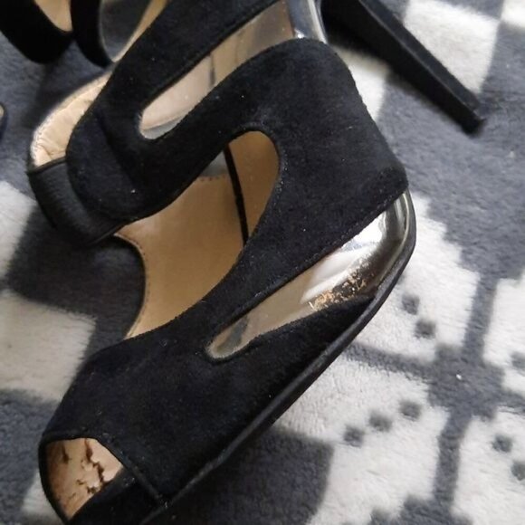 BCBG Fantina Black Suede Clear Cutouts 3.5 I ch Stiletto Heel Sandals Size 6.5 - Picture 4 of 15